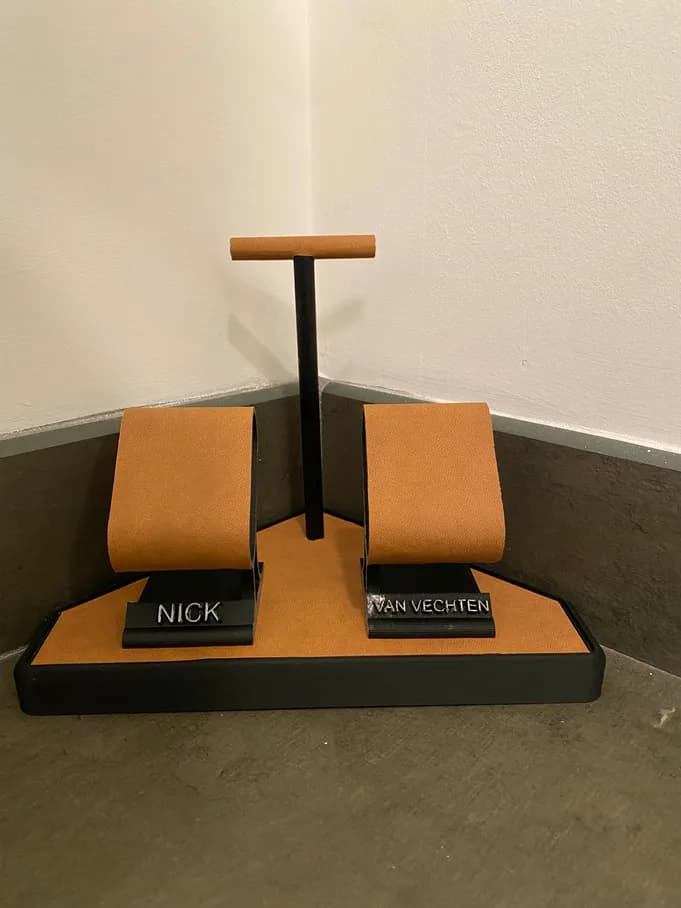 Photos of the Luxe Dock model in a corner from several angles (1 of 4)